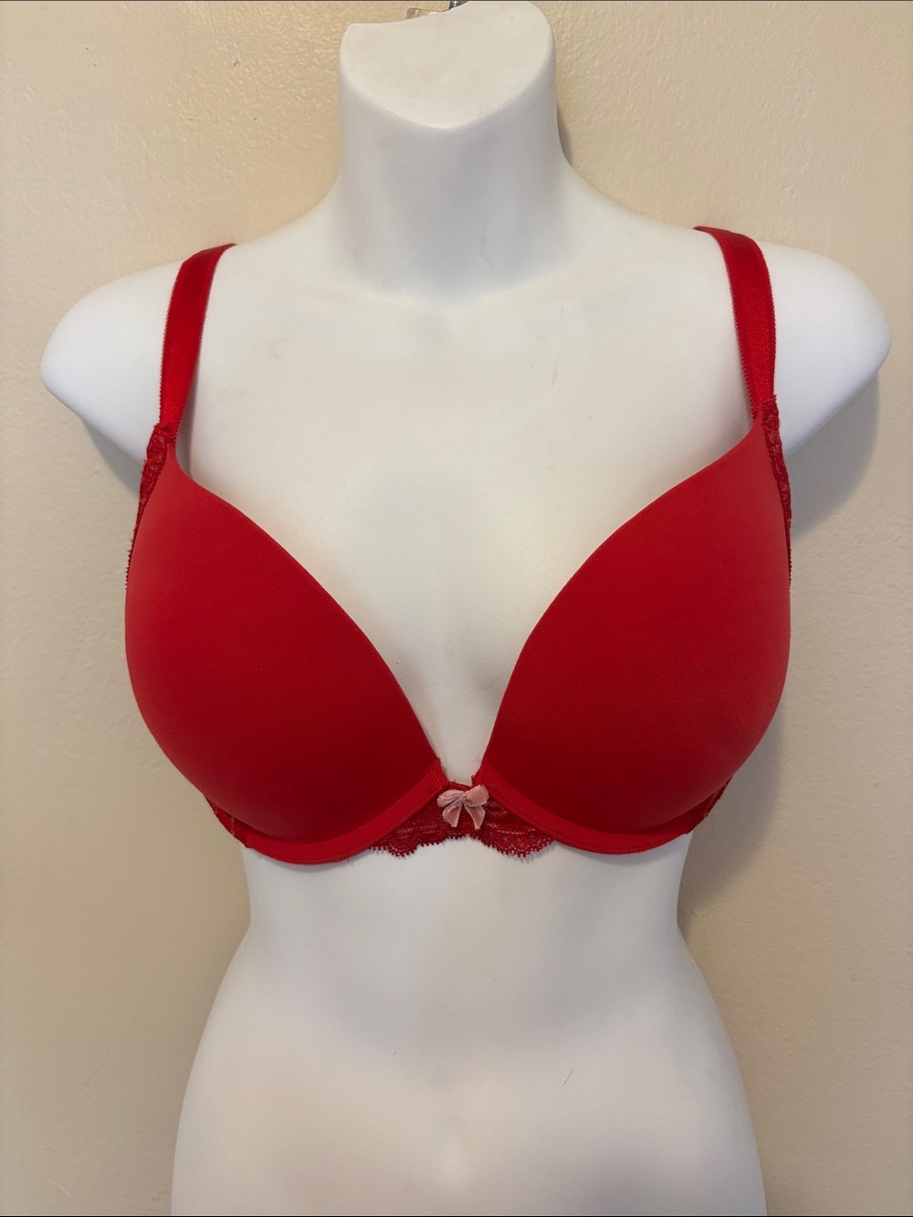Victoria's Secret Red Push-Up T-Shirt Bra with Lace Trim